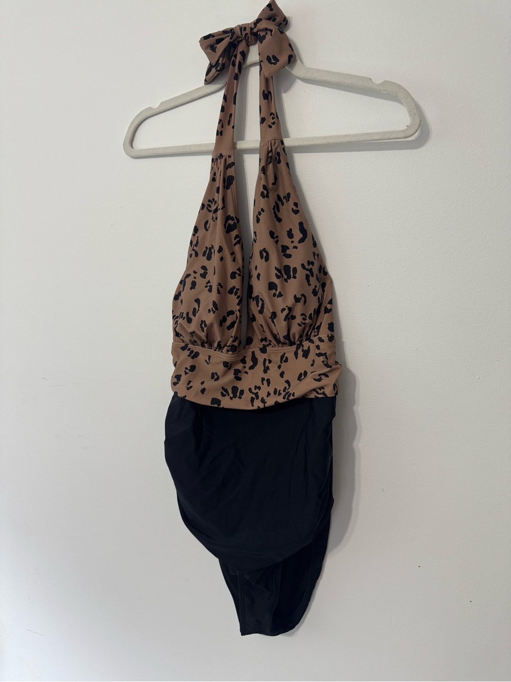 CUPSHE Women’s Leopard Print Halter Swimsuit